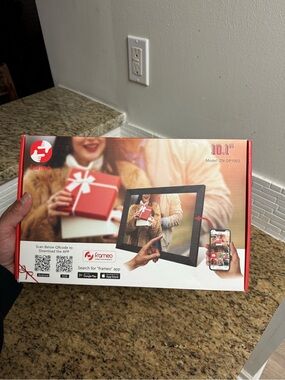 FRAMEO 10.1 Wifi Cloud Frame Model ZN-DP1002 Share Pictures/Videos Used Working